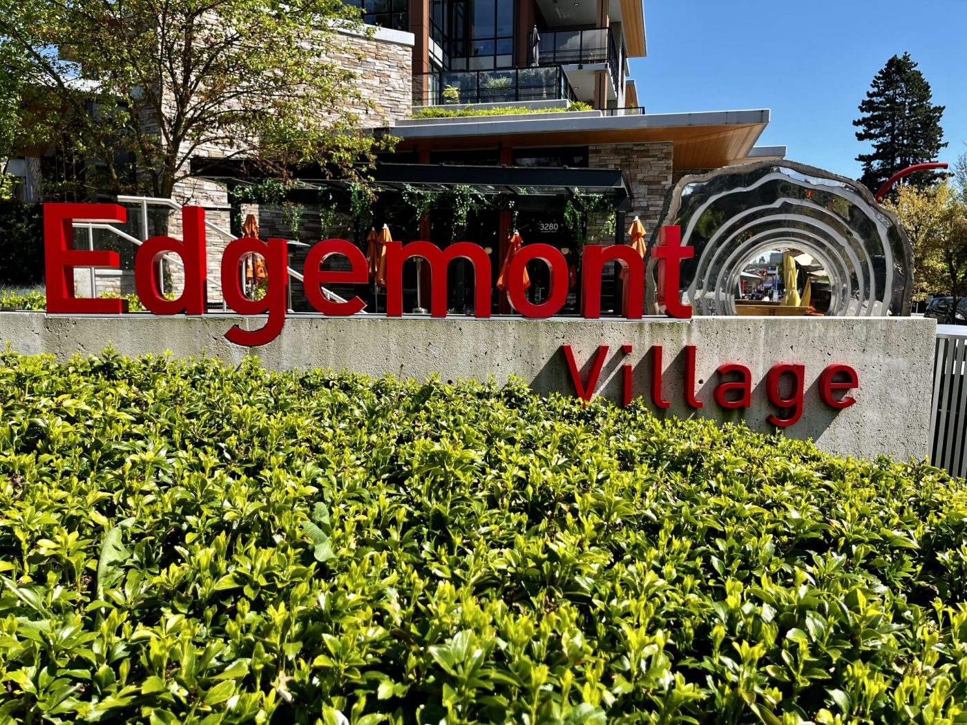 edgemont village british columbia canada